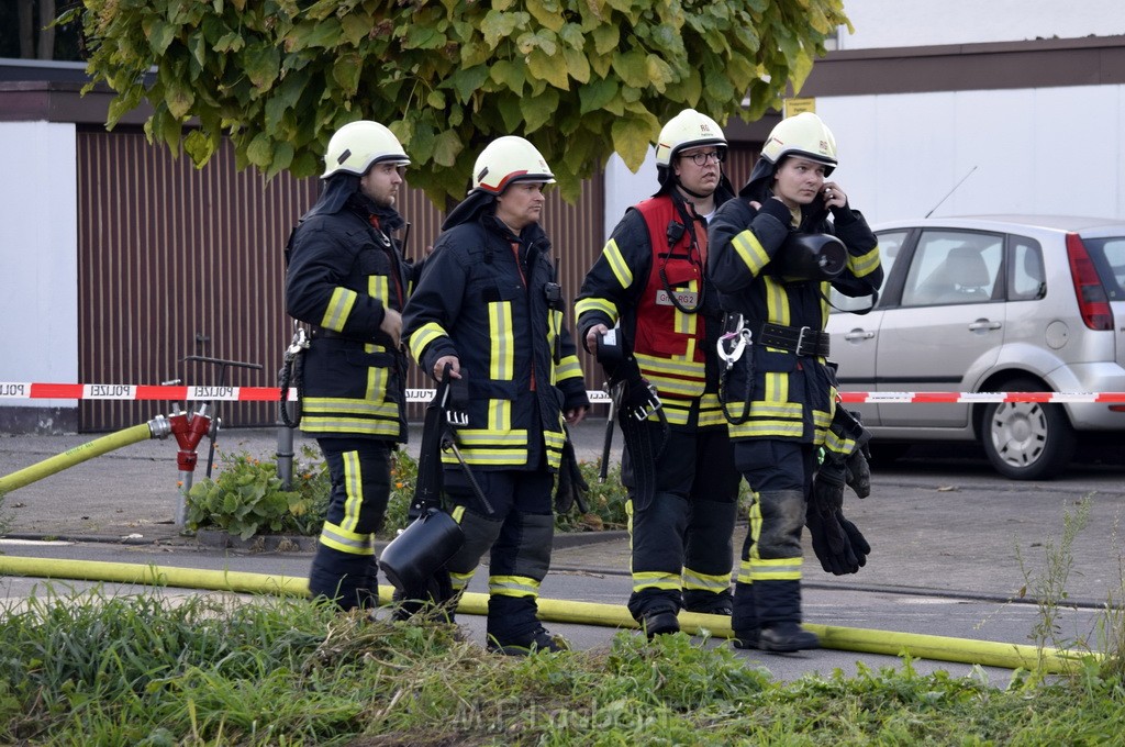 Feuer 2 Vollbrand Reihenhaus Roggendorf Berrischstr P096.JPG - Miklos Laubert